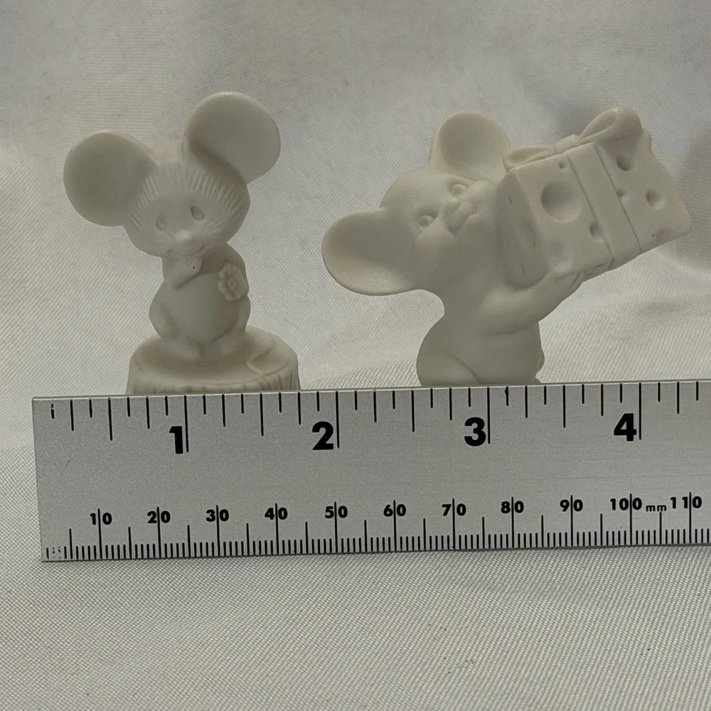 Vintage 1975 Hallmark Bisque Mouse Figurines Set of 2‎ Cottagecore Whimsical